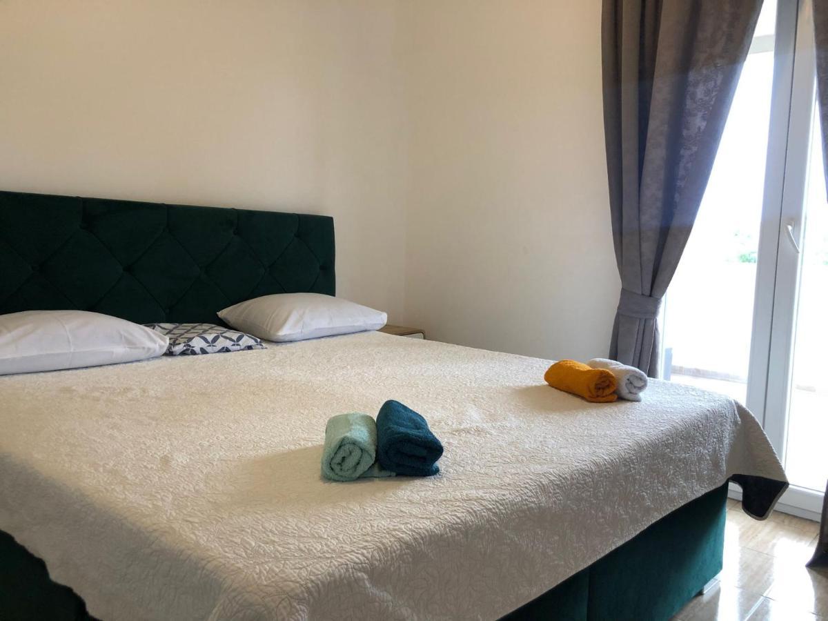 Apartments Martina Тисно Экстерьер фото