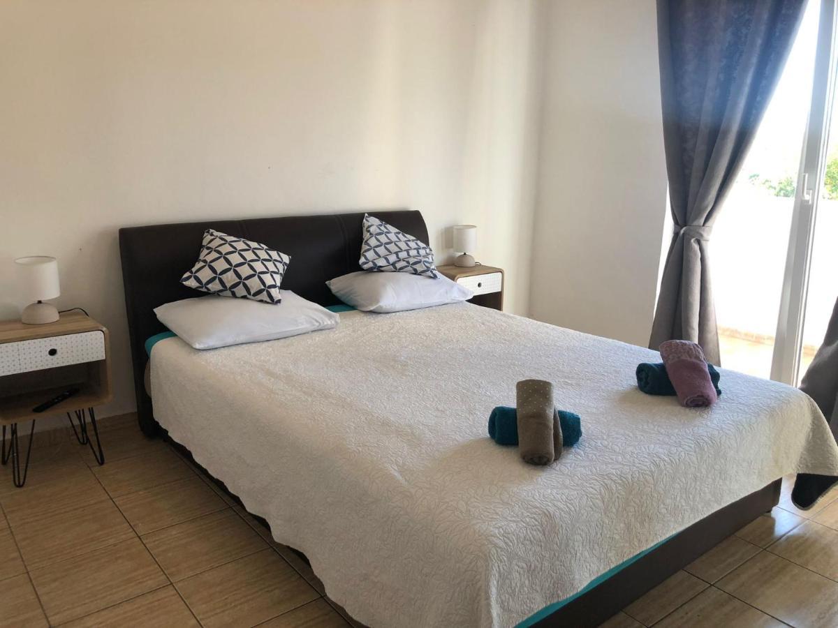 Apartments Martina Тисно Экстерьер фото