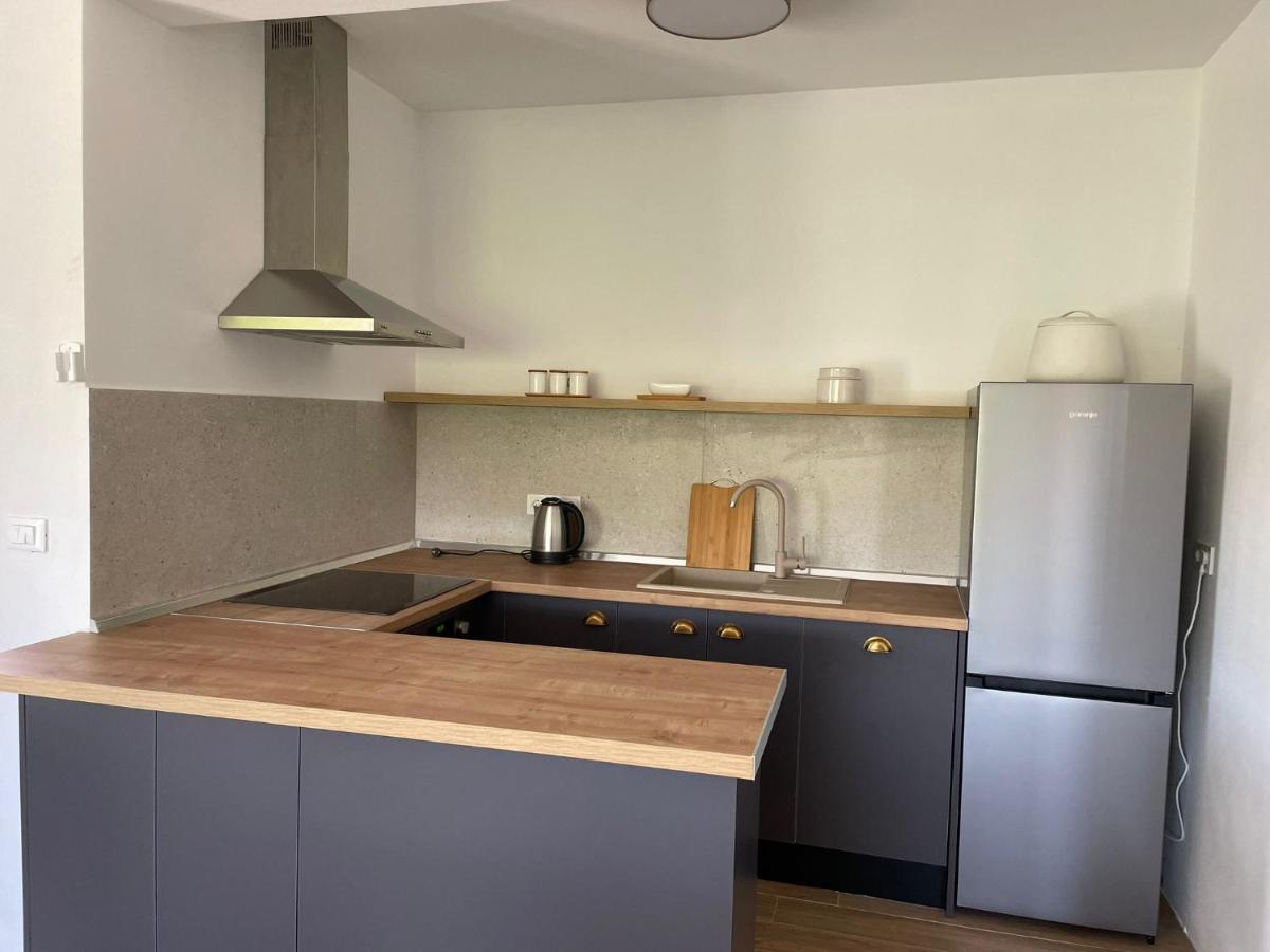 Apartments Martina Тисно Экстерьер фото
