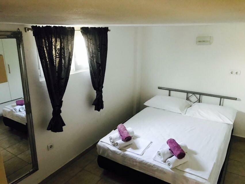 Apartments Martina Тисно Экстерьер фото
